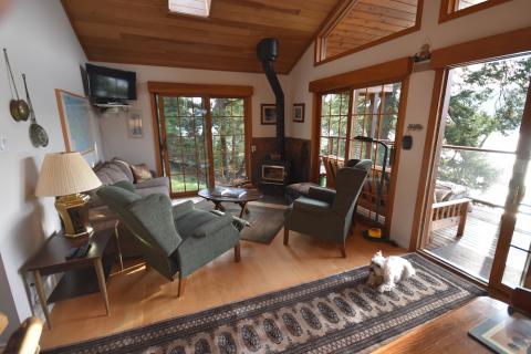 Ainslie Point Cottage interior impressions of vacation rental on Pender Island | Southern Gulf Islands | Canada