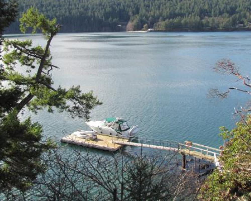 ainslie point cottage water front on Pender Island