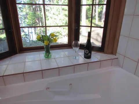 Ainslie Point Cottage interior impressions of vacation rental on Pender Island | Southern Gulf Islands | Canada