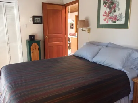 Ainslie Point Cottage interior impressions of vacation rental on Pender Island | Southern Gulf Islands | Canada