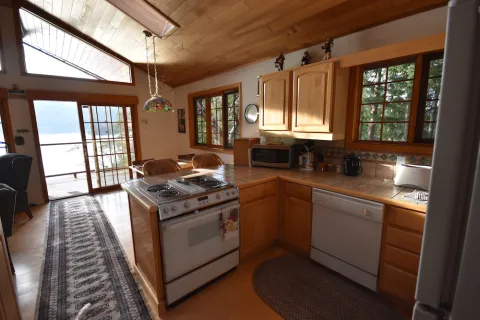 Ainslie Point Cottage interior impressions of vacation rental on Pender Island | Southern Gulf Islands | Canada