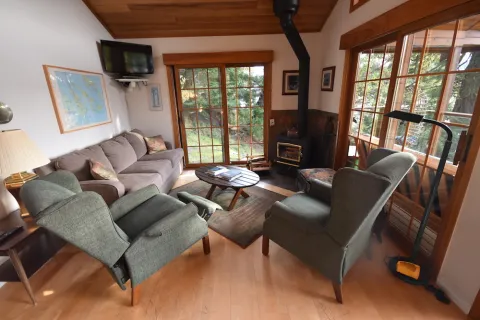 Ainslie Point Cottage interior impressions of vacation rental on Pender Island | Southern Gulf Islands | Canada
